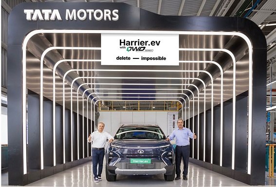 (L–R) Mr. Anand Kulkarni, Chief Products Officer, Head of HV Programs and Customer Service, Tata Passenger Electric Mobility Ltd. and Mr. Pramod Choudhury, Vice President, Operations, Tata Motors Passenger Vehicles Ltd, with the Harrier.ev in Nainital Nocturne at Tata Motors’ state-of-the-art facility in Pune, Maharashtra.