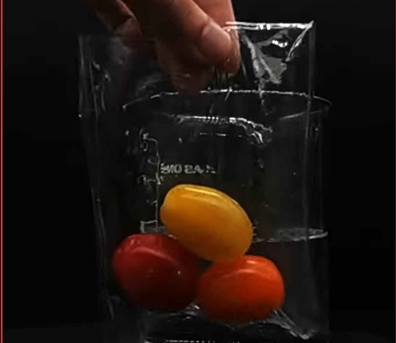 plastic-dissolves-in-seawater-holds-tomatoes