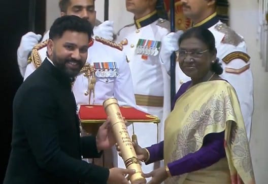 President Murmu presents 65 Padma Awards during  second Civil Investiture Ceremony
